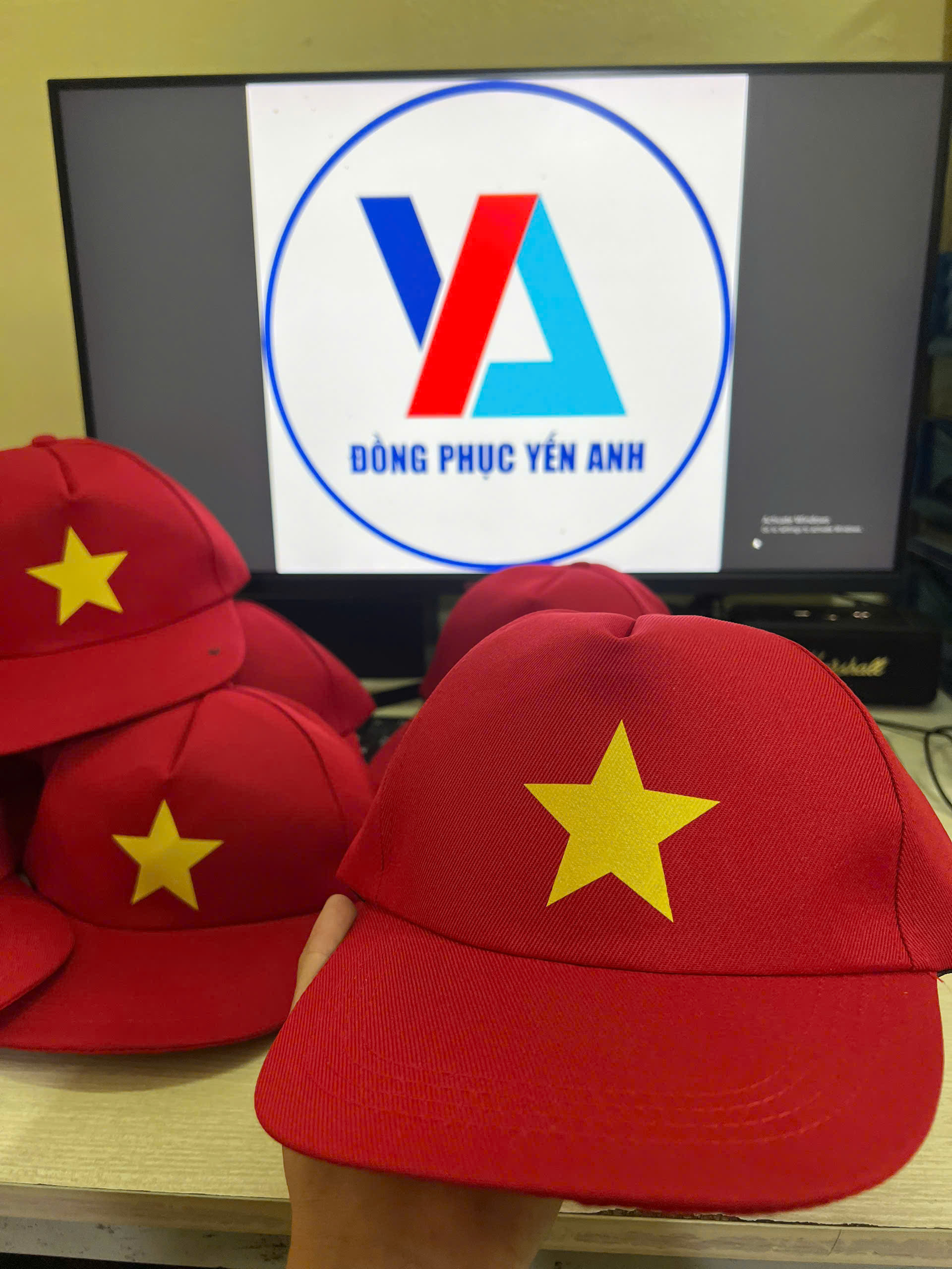 Nón lưỡi trai cờ đỏ sao vàng Việt Nam